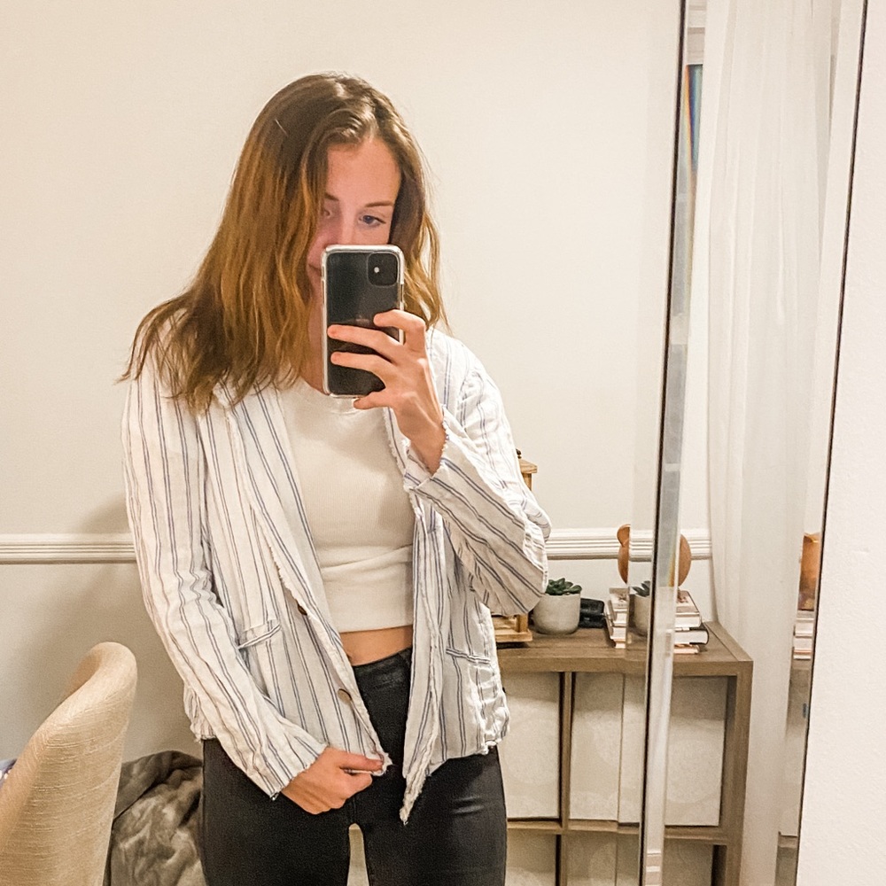 Jones and Co Loose Buttoned Blazer
